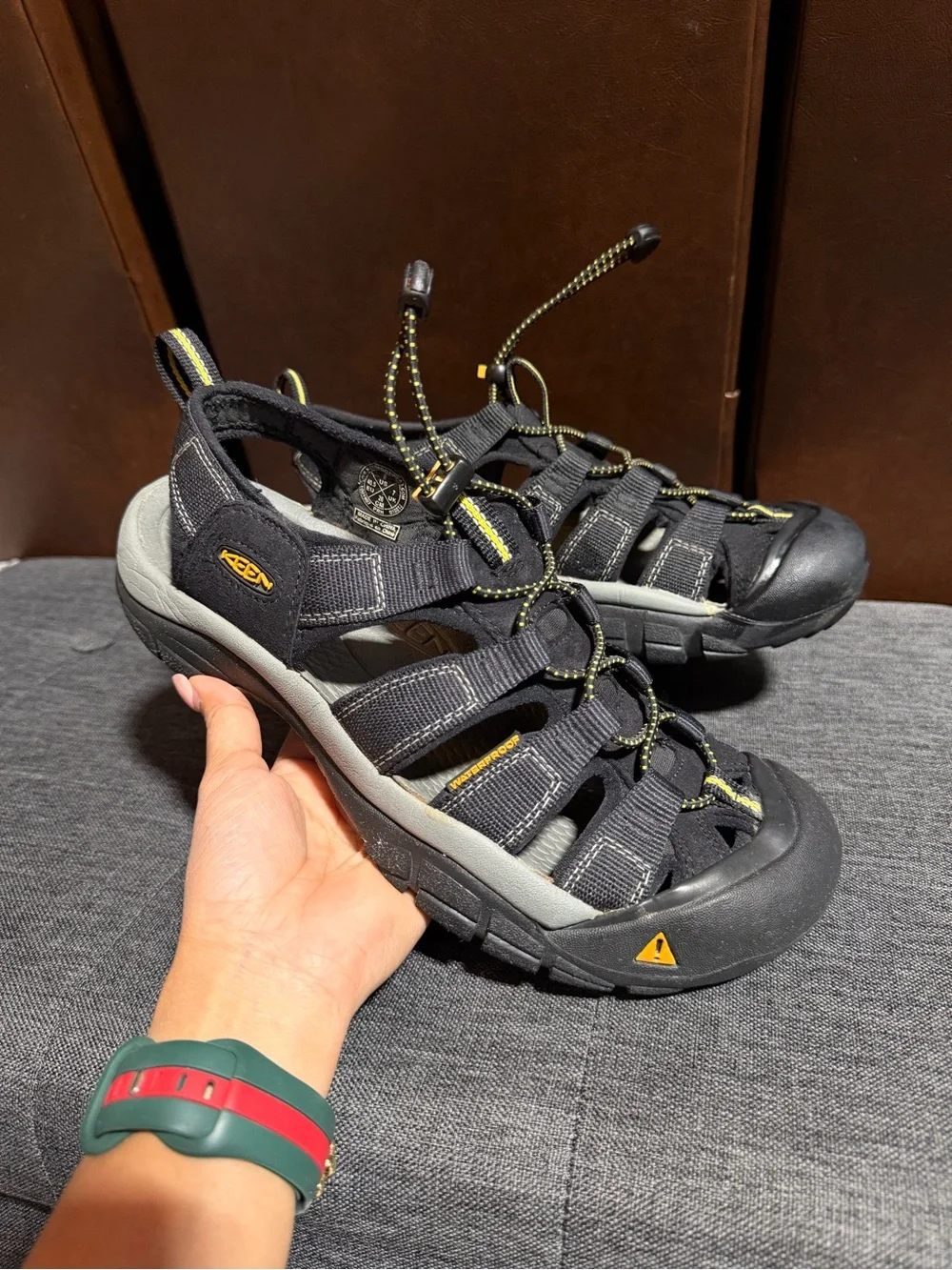 KEEN Newport H2 Waterproof Hiking Sandals Black Men's Size 8- Women’s 9.5